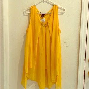 XL Sleeveless yellow blouse